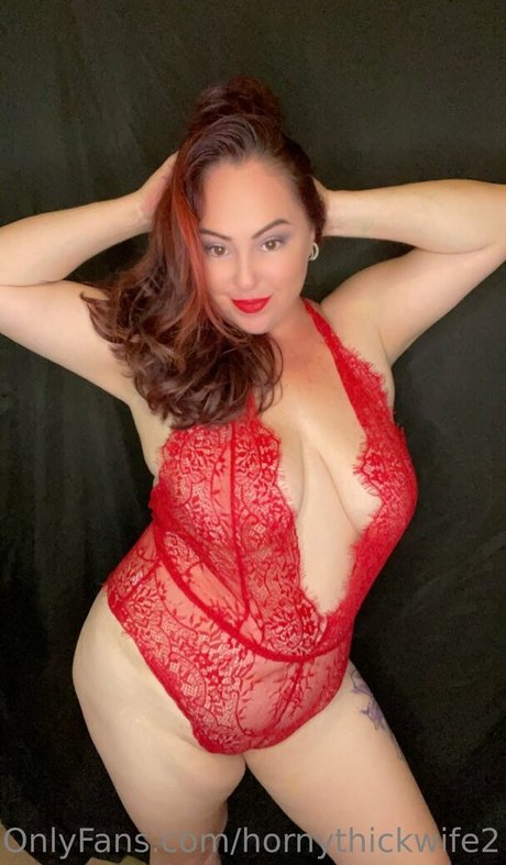 Hornythickwife2