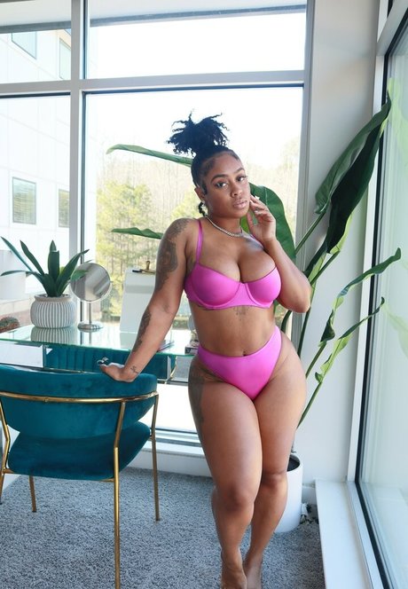 Therealbombshellmint