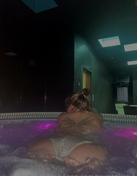 Foto di nudo di fuga di OnlyFans di Tsunaminka