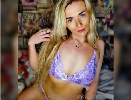 Session Moth Martina