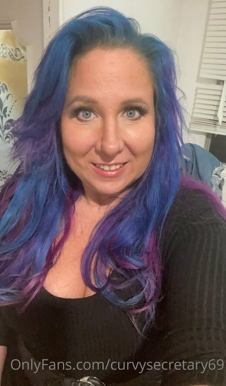 Curvysecretary69