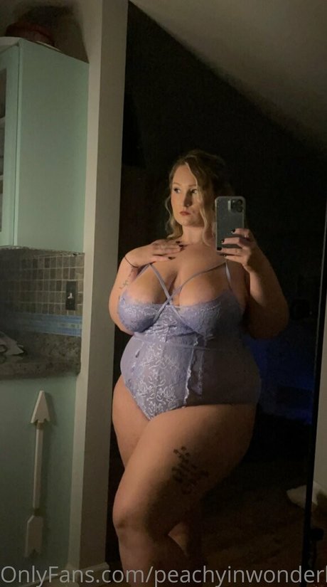 Peachyinwonderland