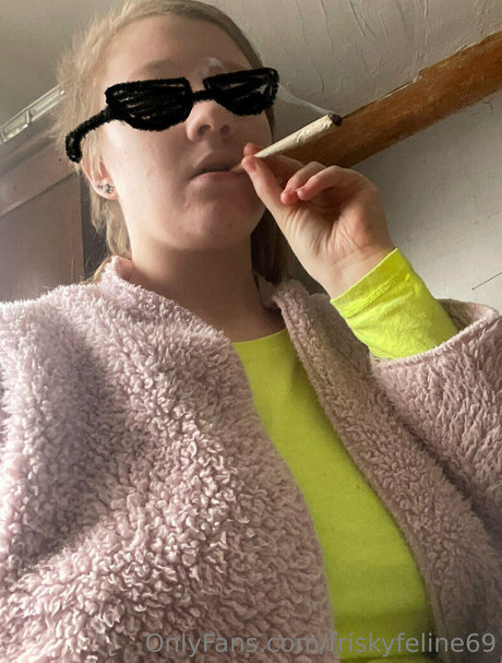 Friskyfeline69