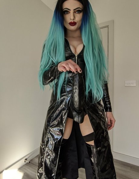 Foto di nudo di fuga di OnlyFans di Empress Poison