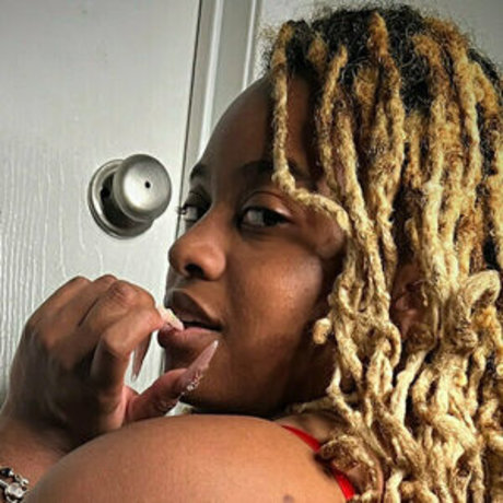 Freegoldenlocstheebony