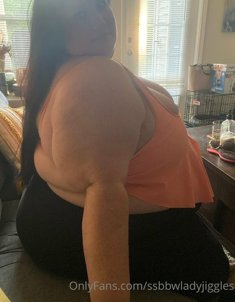 Ssbbwladyjiggles