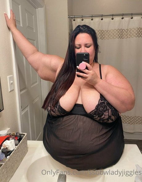 Ssbbwladyjiggles