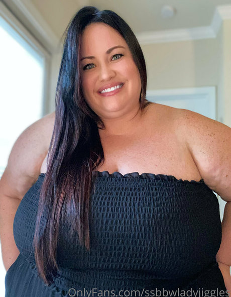 Ssbbwladyjiggles