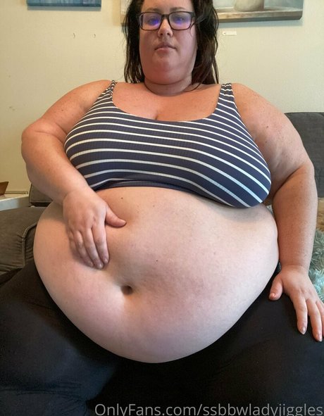 Ssbbwladyjiggles