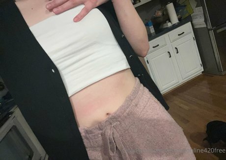 Foto di nudo di fuga di OnlyFans di Vannnaonline420free