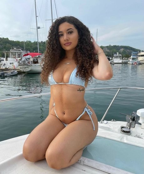 Foto di nudo di fuga di OnlyFans di Christina April Amaral