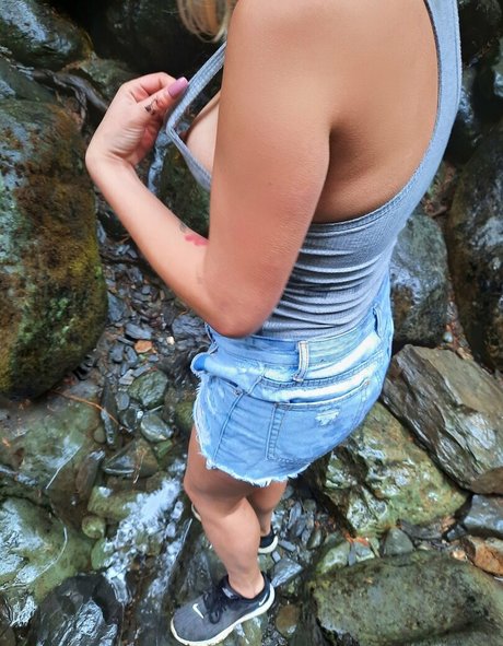 Foto di nudo di fuga di OnlyFans di Lilahrosexxx