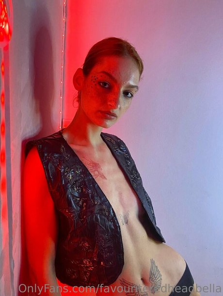 Favouriteredheadbella