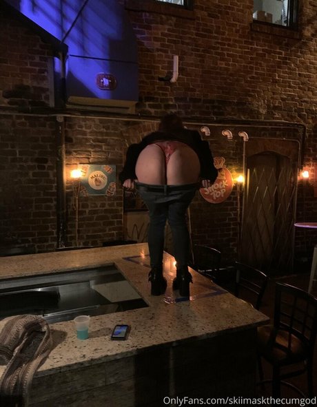 Skiimaskthecumgod