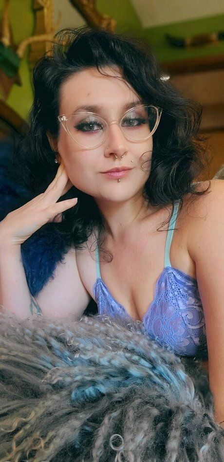 Supergirlsnghostsfree